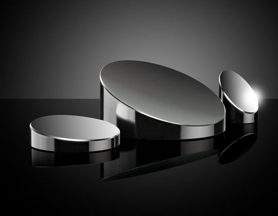 Edmund Optics&reg; und FISBA OPTIK bilden Partnerschaft für präzisionsblankgepresste IR-Optiken